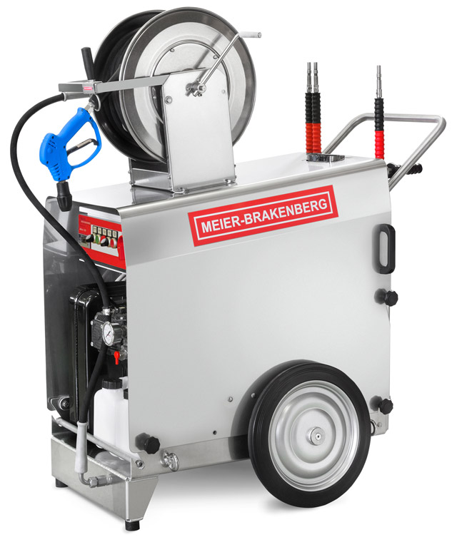 MBHot 1320 und MBH Hot900 - mobiler Profi-Heißwasserhochdruckreiniger Der mobile Profi-Heißwasserhochdruckreiniger besticht durch seine hochwertigen Komponenten, wie der Edelstahlhaube, dem Aluminium-Fahrgestell und der langsamlaufenden Industrie-Plungerpumpe
Mit seinen 1320 l/h Wasserleistung und dem 80 kW Brenner erhitzt er Waschwasser auf 60-90 °C.