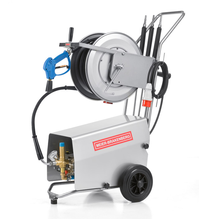 Kompakter Profi-Hochdruckreiniger MBH1260k und MBH1500k Die kompakten Profi-Hochdruckreiniger MBH1260k und MBH1500k stellen 21 l bzw 25 l Wasserleistung pro Minute zur Verfügung. Diese Waschleistung eignet sich ideal zur Maschinenwäsche oder im Melkstand. Hier im Bild inkl. der optionalen VA-Schlauchtrommel.
