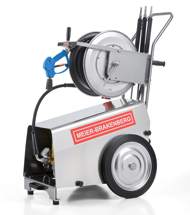 MBH 1800 - der mobile Allrounder und MBH 2400 - das Kraftpaket Die Profi-Hochdruckreiniger MBH1800 und MBH2400 stellen 30 l bzw 40 l Wasserleistung pro Minute zur Verfügung. Die Allrounder für den vielseitigen Einsatz eignen sich für schweinhaltenden Betriebe wie Mäster und Sauenhalter, aber auch die Maschinenreinigung gelingt damit spielend leicht. Hier im Bild inkl. der optionalen VA-Schlauchtrommel.