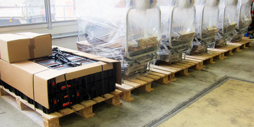 Porky's Pick Up in der "Canada-Ausführung" Porky's Pick Up, die elektrische Kadaverkarre wird in der "Canada-Ausführung" für den Versand nach Nordamerika fertig gestellt.